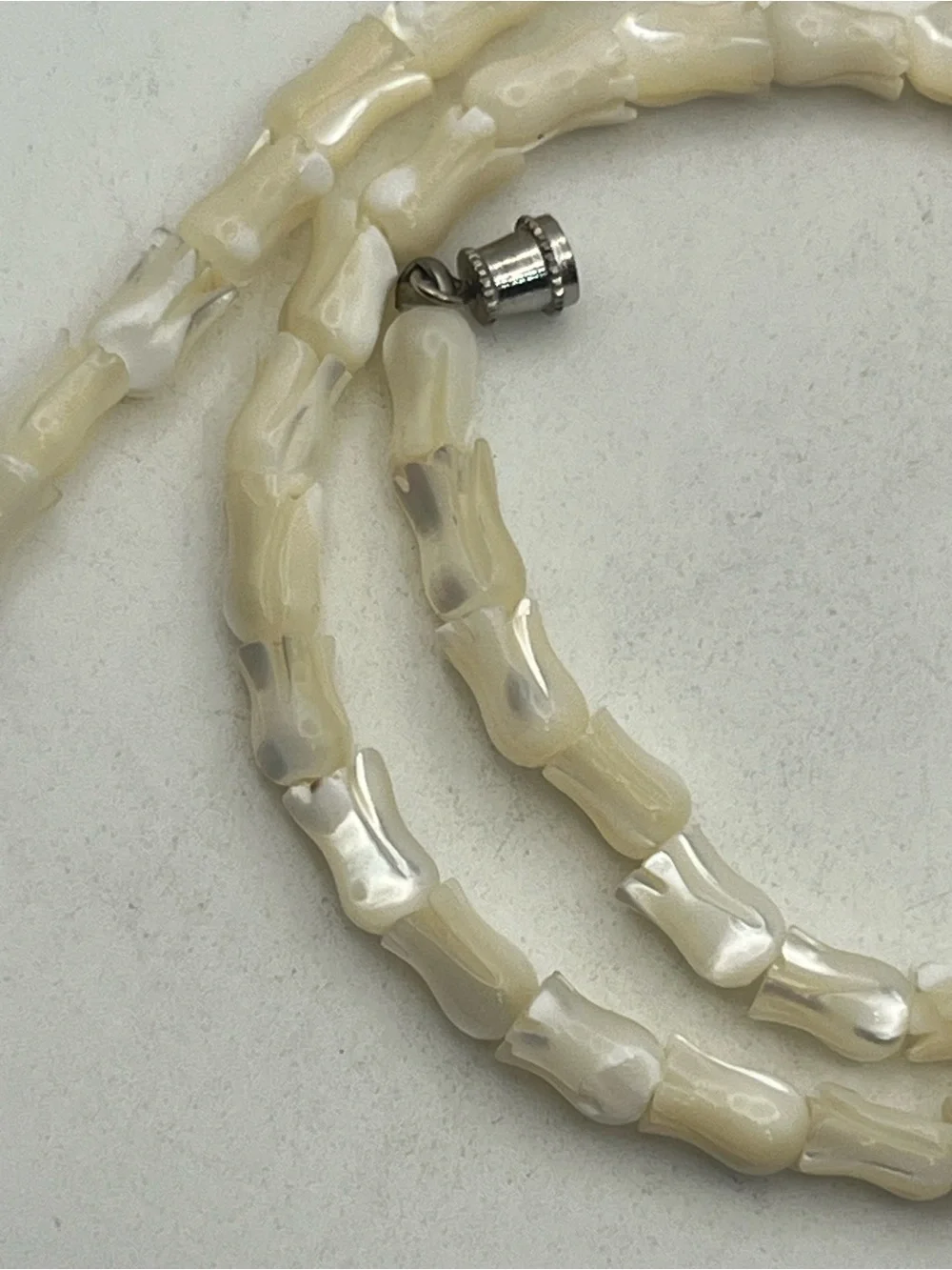 Tulip flowers hand-carved mother of pearl beaded vintage necklace